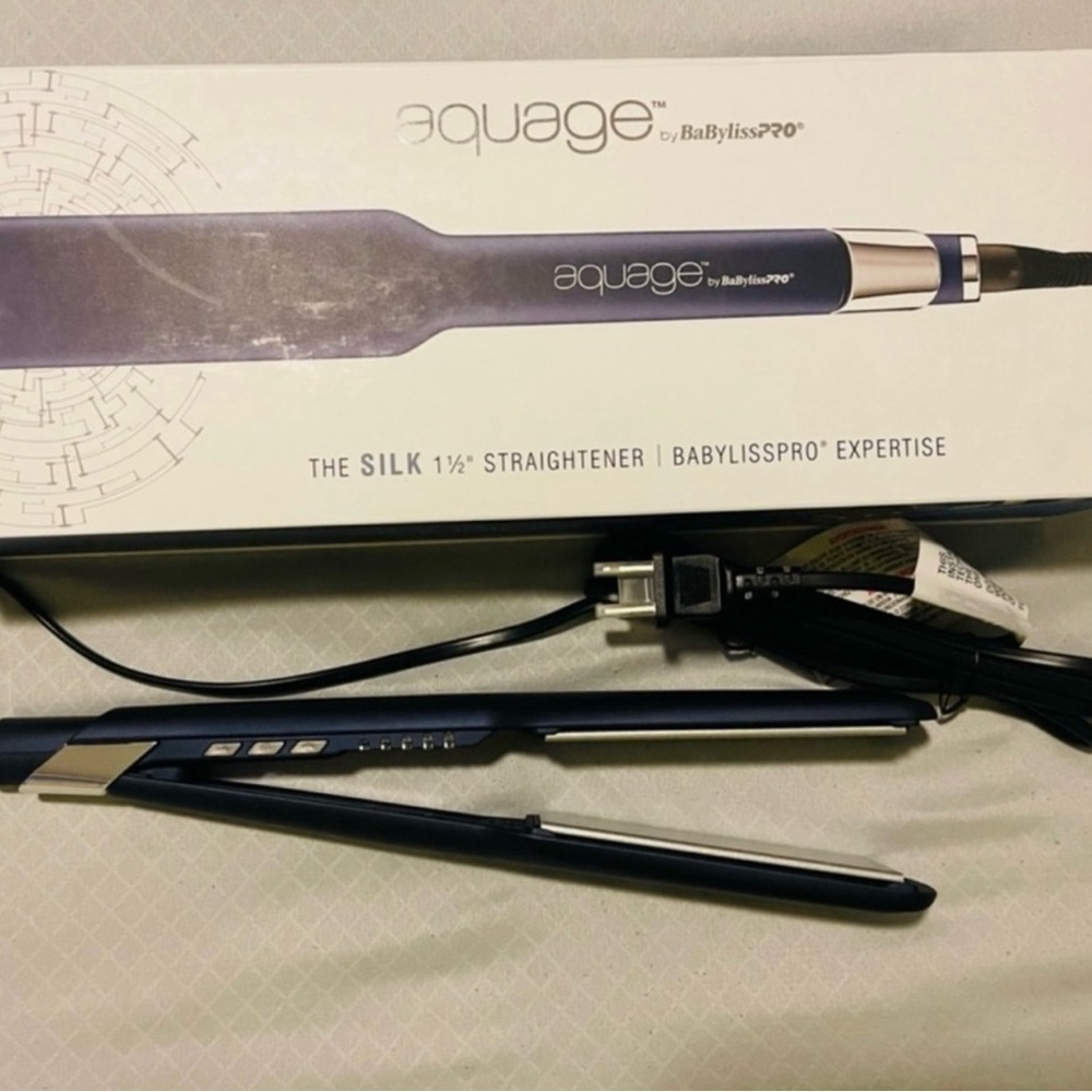 Aquage by BaByliss Pro Silk Flat iron/straighter 1 1/2” New